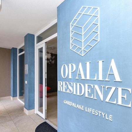 Opalia Residence - Garda Lake Lifestyle Apartment Peschiera del Garda Buitenkant foto