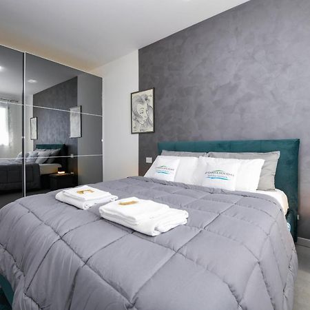 Opalia Residence - Garda Lake Lifestyle Apartment Peschiera del Garda Buitenkant foto