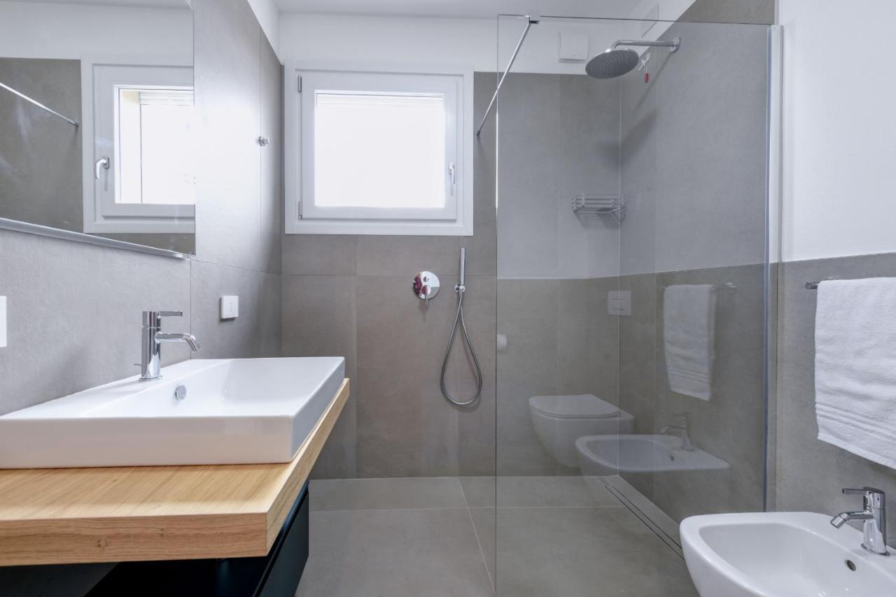 Opalia Residence - Garda Lake Lifestyle Apartment Peschiera del Garda Buitenkant foto