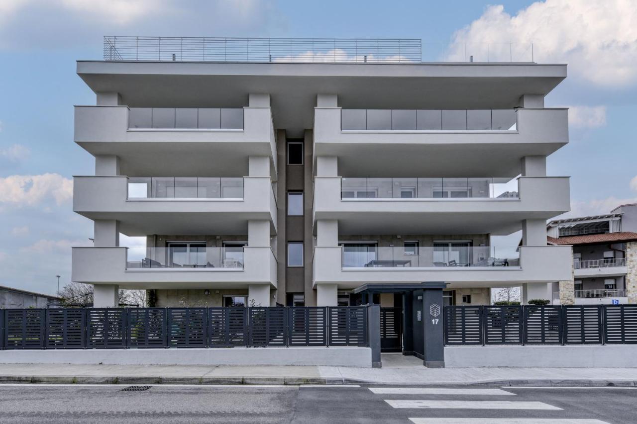 Opalia Residence - Garda Lake Lifestyle Apartment Peschiera del Garda Buitenkant foto