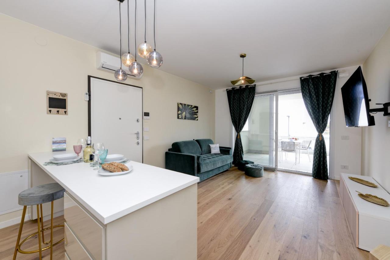 Opalia Residence - Garda Lake Lifestyle Apartment Peschiera del Garda Buitenkant foto