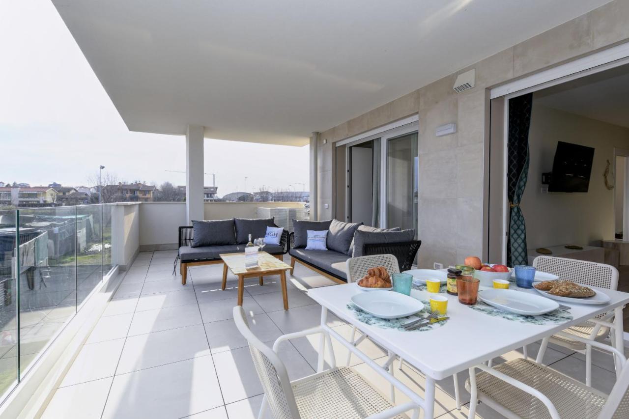 Opalia Residence - Garda Lake Lifestyle Apartment Peschiera del Garda Buitenkant foto