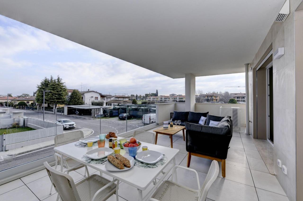 Opalia Residence - Garda Lake Lifestyle Apartment Peschiera del Garda Buitenkant foto