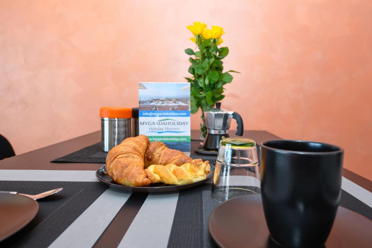 Opalia Residence - Garda Lake Lifestyle Apartment Peschiera del Garda Buitenkant foto